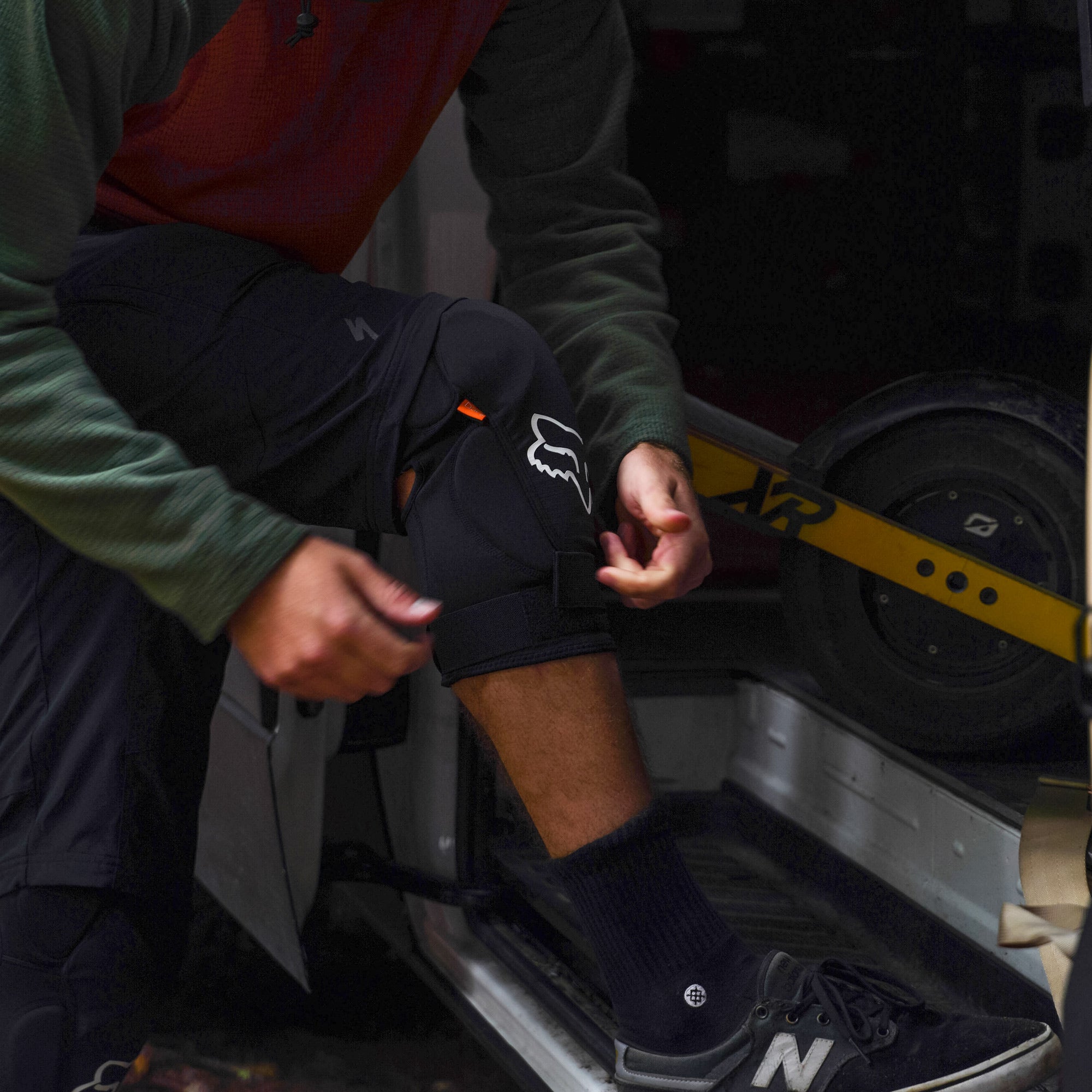 Launch D30 Knee Guards Onewheel // Future Motion